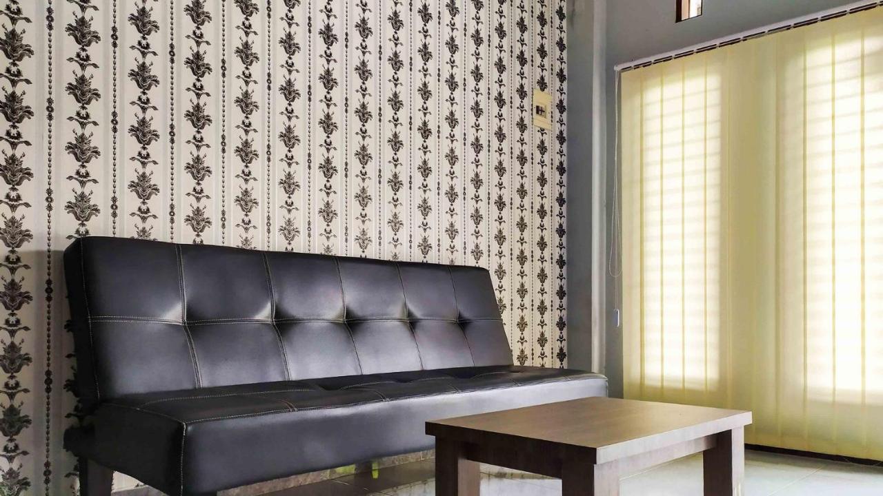 Omah Leren Mitra Reddoorz Near Gembiraloka Zoo Yogyakarta Hotel Luaran gambar