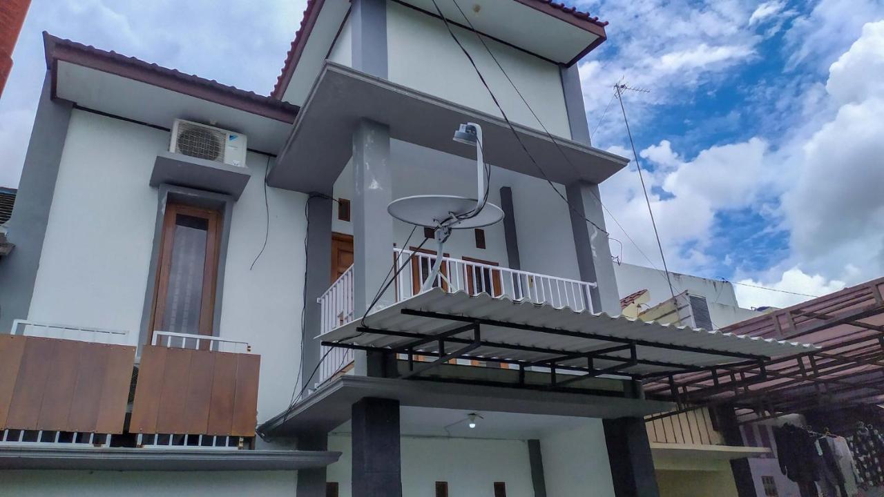 Omah Leren Mitra Reddoorz Near Gembiraloka Zoo Yogyakarta Hotel Luaran gambar