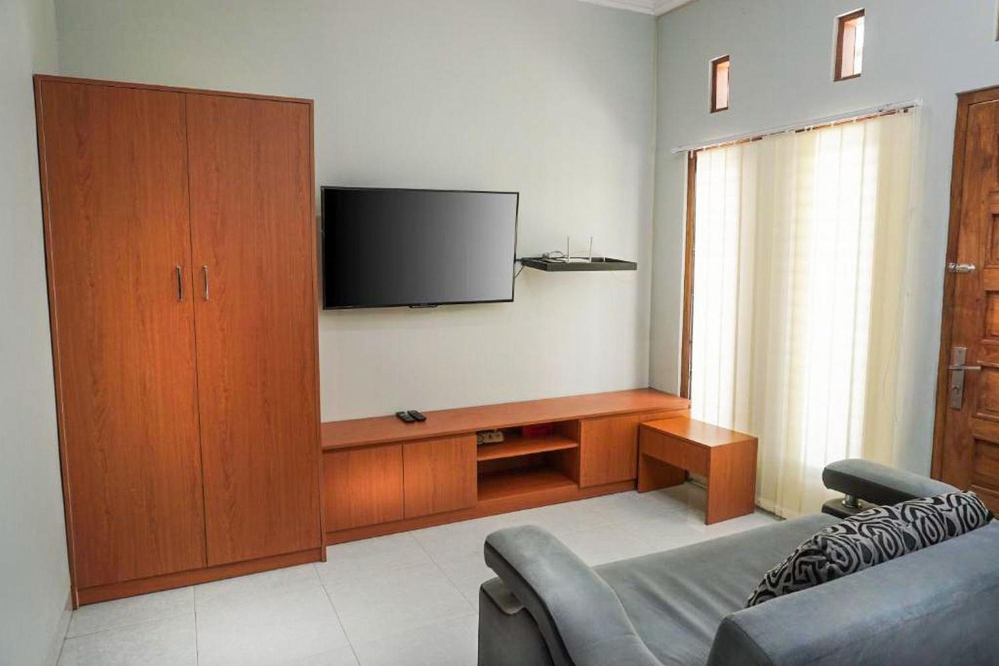 Omah Leren Mitra Reddoorz Near Gembiraloka Zoo Yogyakarta Hotel Luaran gambar